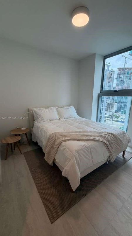 Foto del edificio - 77 SE 5th St