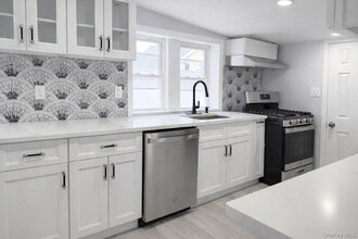 Building Photo - 70 S Cottage St