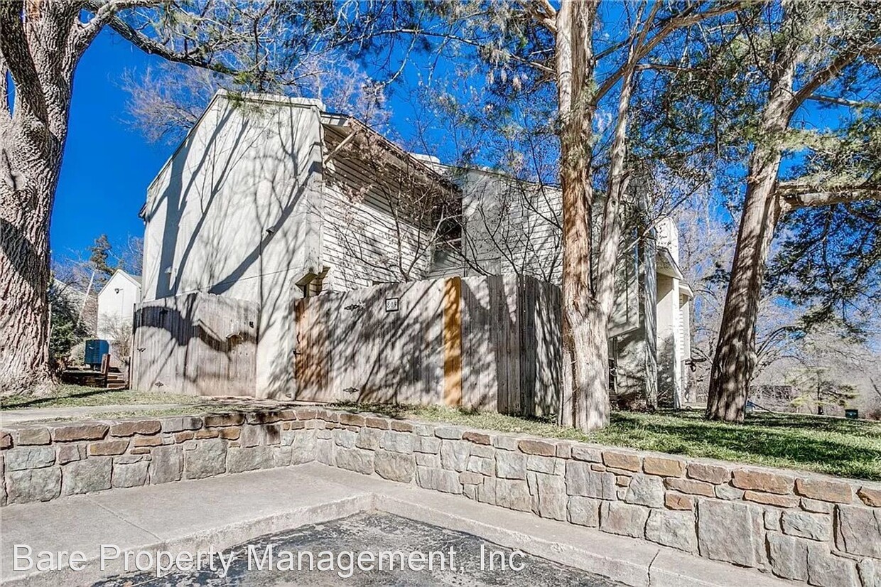 Primary Photo - 1 br, 1.5 bath House - 809 Red Bird Ln