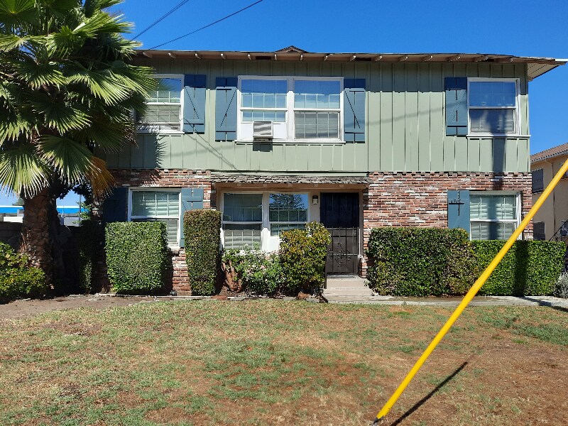 Primary Photo - 4740 Vantage Ave