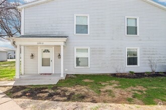 Building Photo - 1395 S Glen Cir