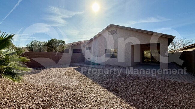 Foto del edificio - 44016 Pioneer Rd
