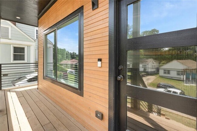 Foto del edificio - 255 Mathewson Pl SW