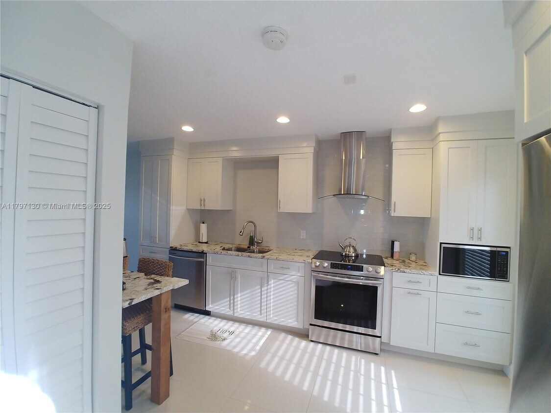 Foto principal - 9169 SE Riverfront Terrace