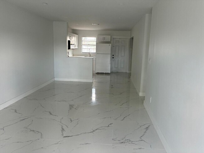 Foto del edificio - 4854 Weymouth St