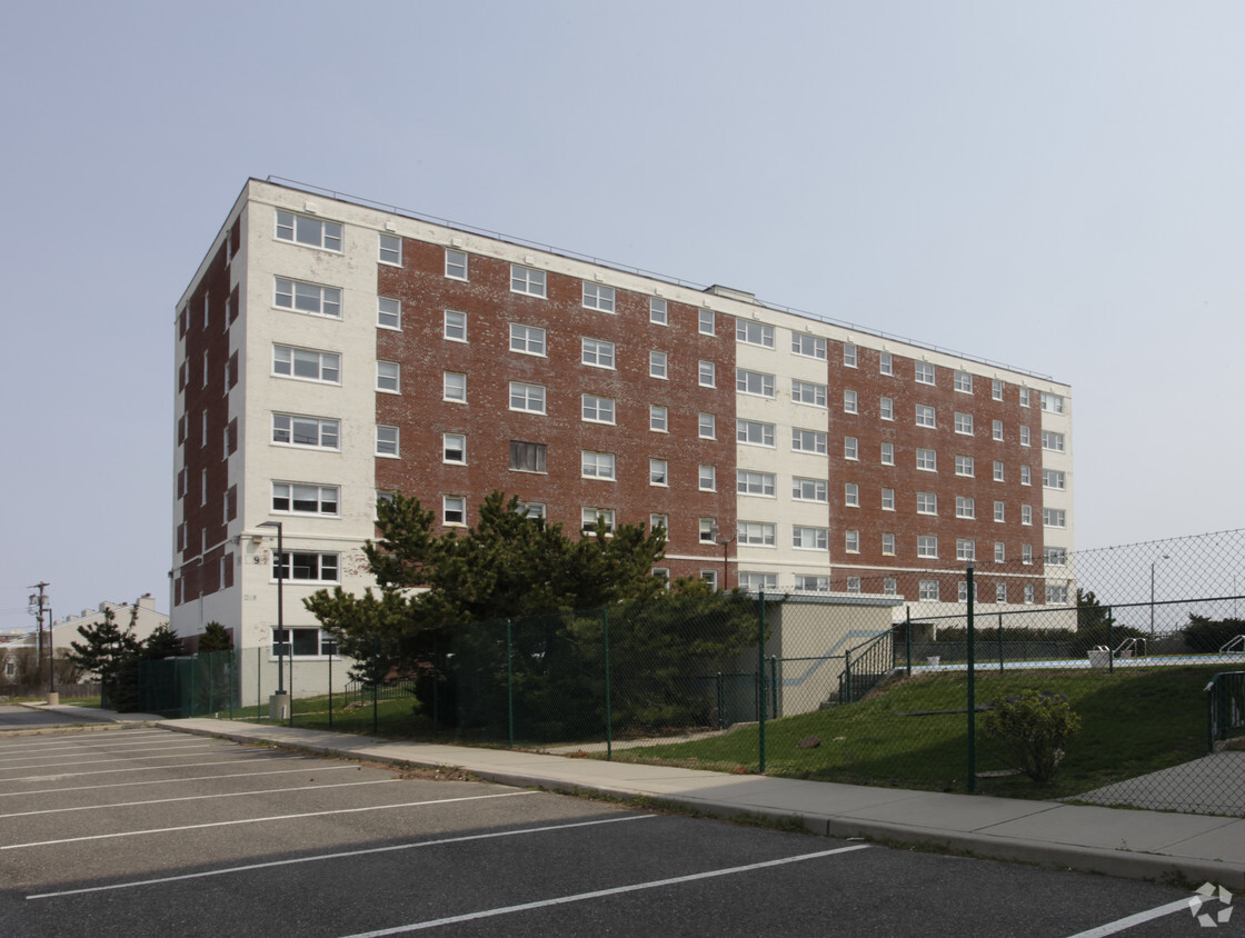 Ocean Boulevard Apartments - Sea View Towers