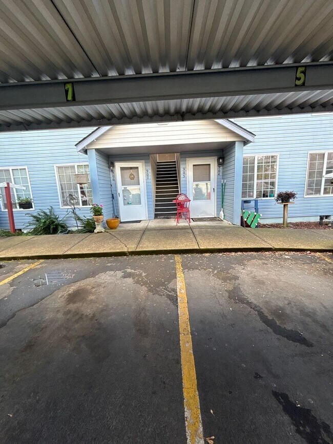 Building Photo - 907 Bryan Ct