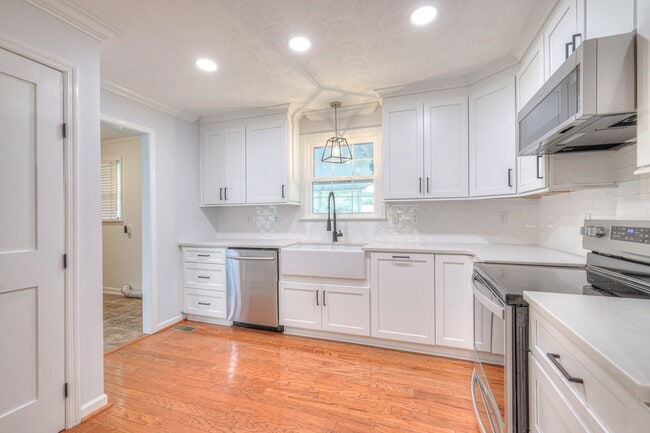 Building Photo - 673 Rampart Ln