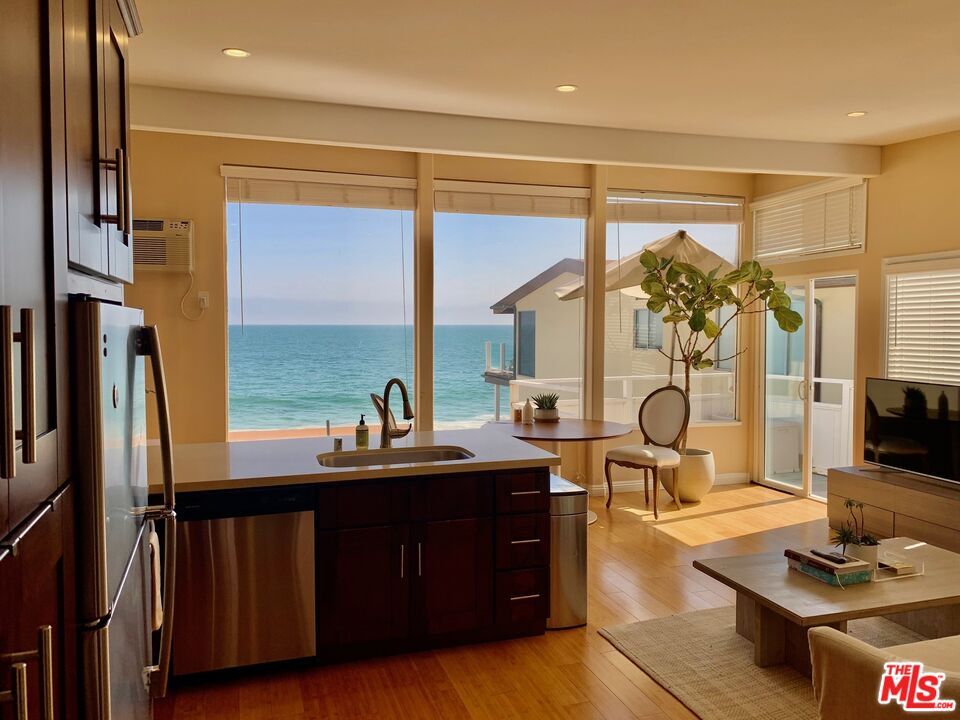 Foto principal - 25164 Malibu Rd