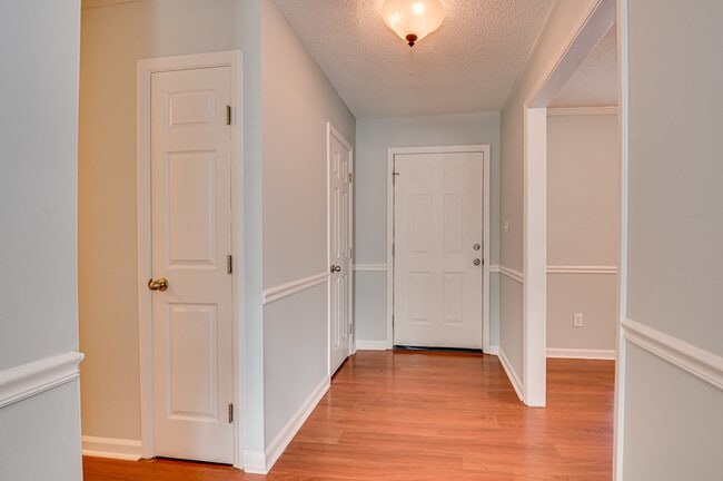 Foto del edificio - 3882 Villa Ln