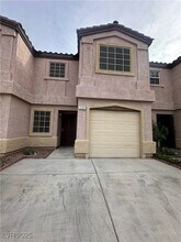 Building Photo - 1956 Vista Malaga St