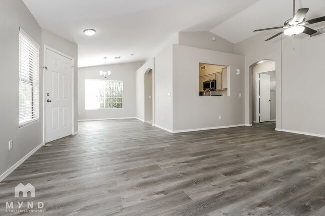 Building Photo - 2206 E Aire Libre Ave