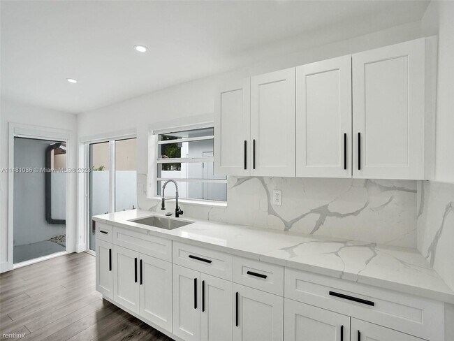 Building Photo - 4 br, 2 bath House - 11550 SW 80th Ter # 0