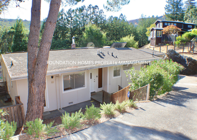 Building Photo - Dreamy Sleepy Hollow Single Story Mid-Cent...