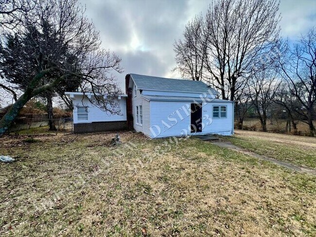 Building Photo - Updated 3 bed 2 bath home in Independence-Coming SOON!!