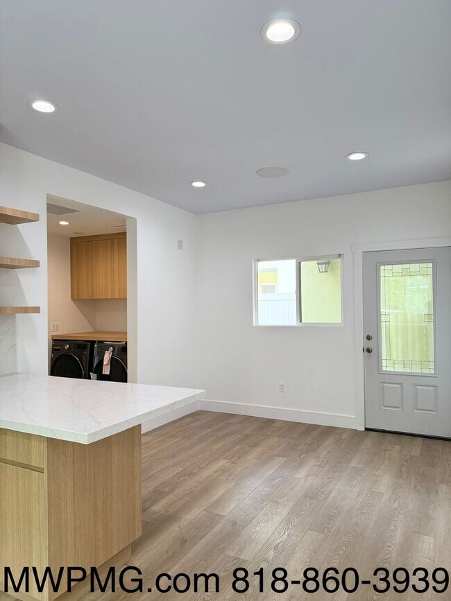 Foto del edificio - 14028-14030 Bessemer St.