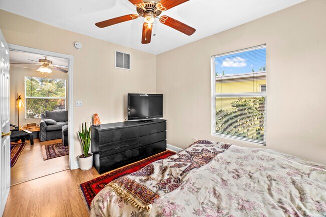 Bedroom - 707 6th Ave S
