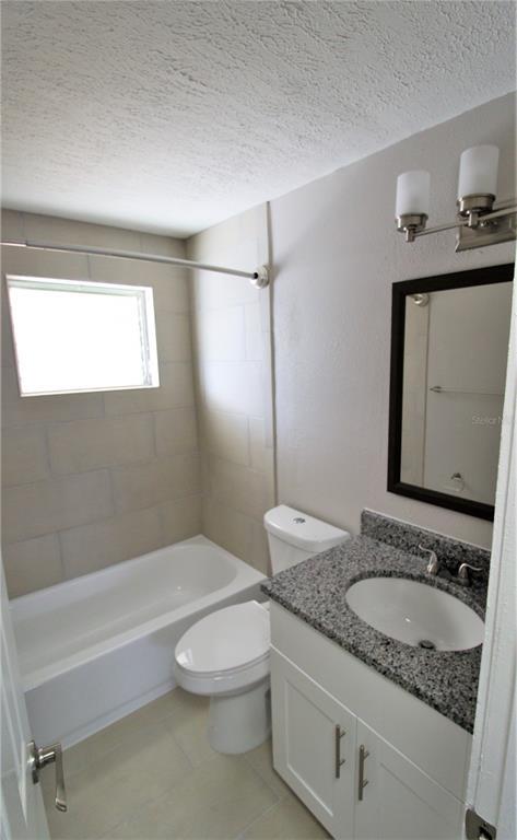 Foto del edificio - 3001 Bee Ridge Rd