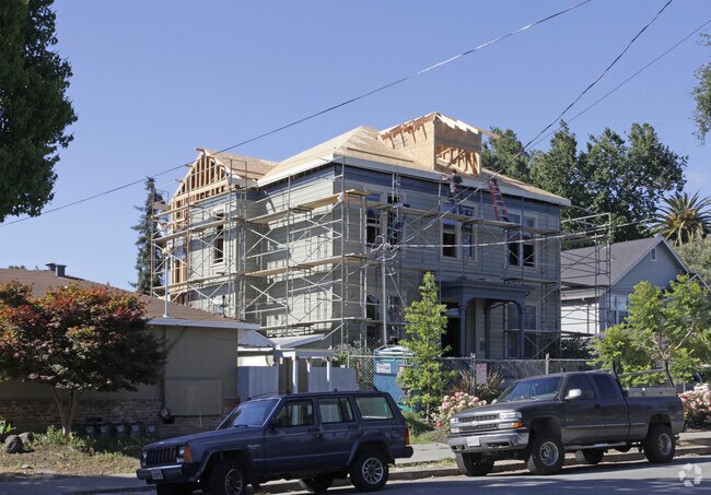 Building Photo - The Thorpe House