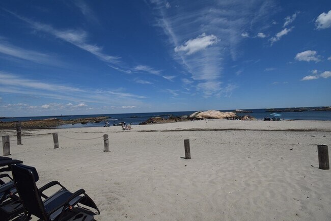 Foto del edificio - 76 Glades Rd