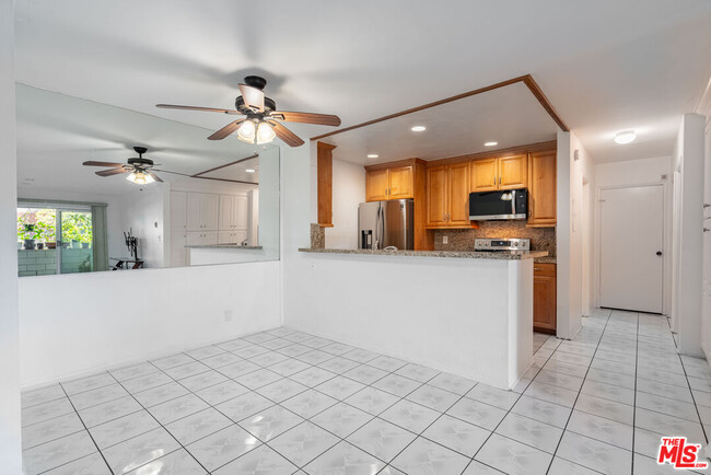 Building Photo - 4900 Overland Ave
