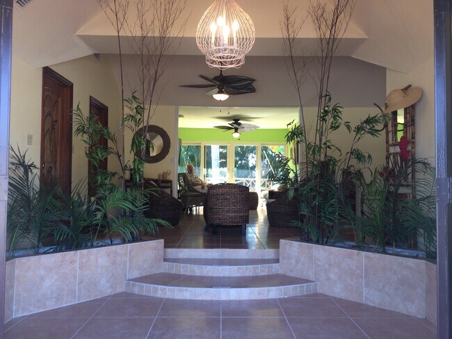 FOYER/LIVING ROOM - 1143 Bluebird Ave