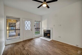 Building Photo - 806 W 24th St
