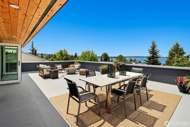 Foto del edificio - 6304 Lakeview Dr