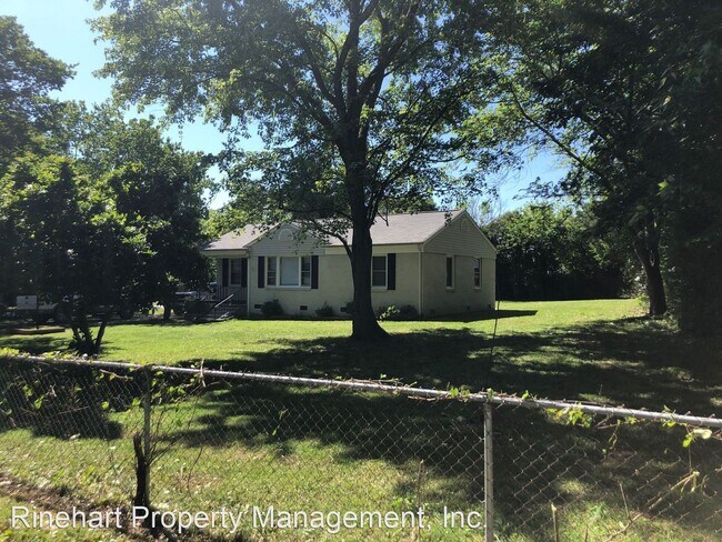 Building Photo - 3 br, 1 bath House - 2215 Rosewood Drive