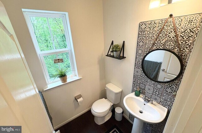 Building Photo - 1314 Hawk Hollow Dr