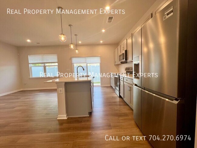 Building Photo - 3115 Hutton Gdns Ln