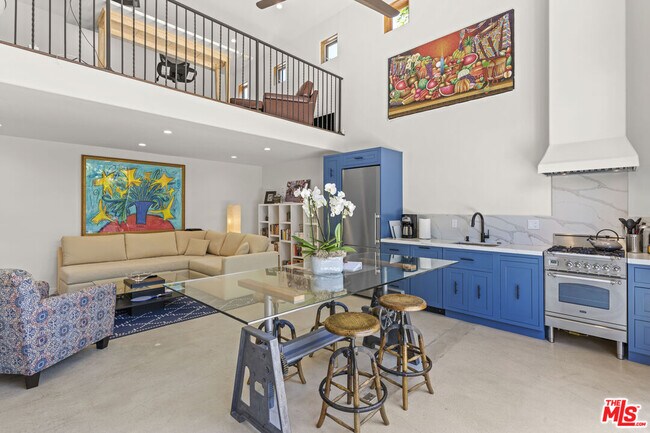 Foto del edificio - 835 N Harper Ave