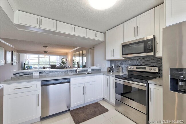 Foto del edificio - 4091 Cypress Reach Ct