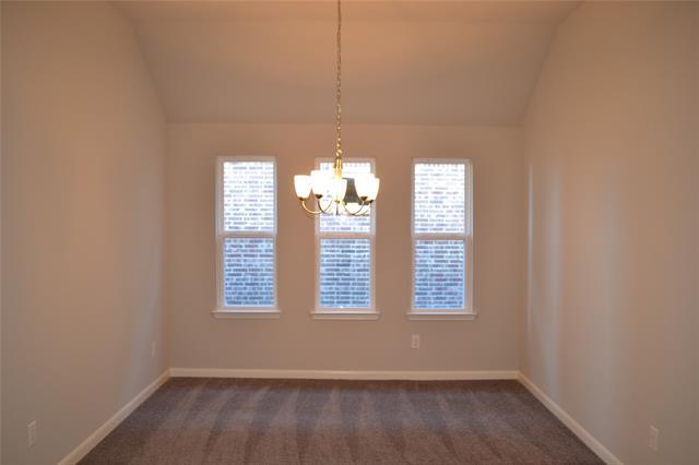 Building Photo - 5090 Royal Springs Dr