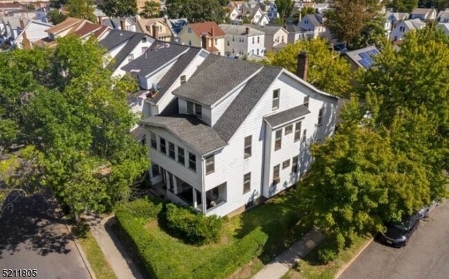 Building Photo - 111 Grove St