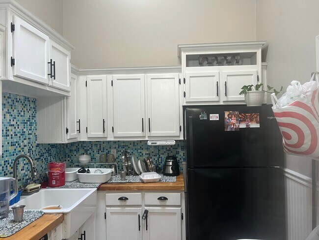 Cocina espaciosa - 181 Littleton Rd