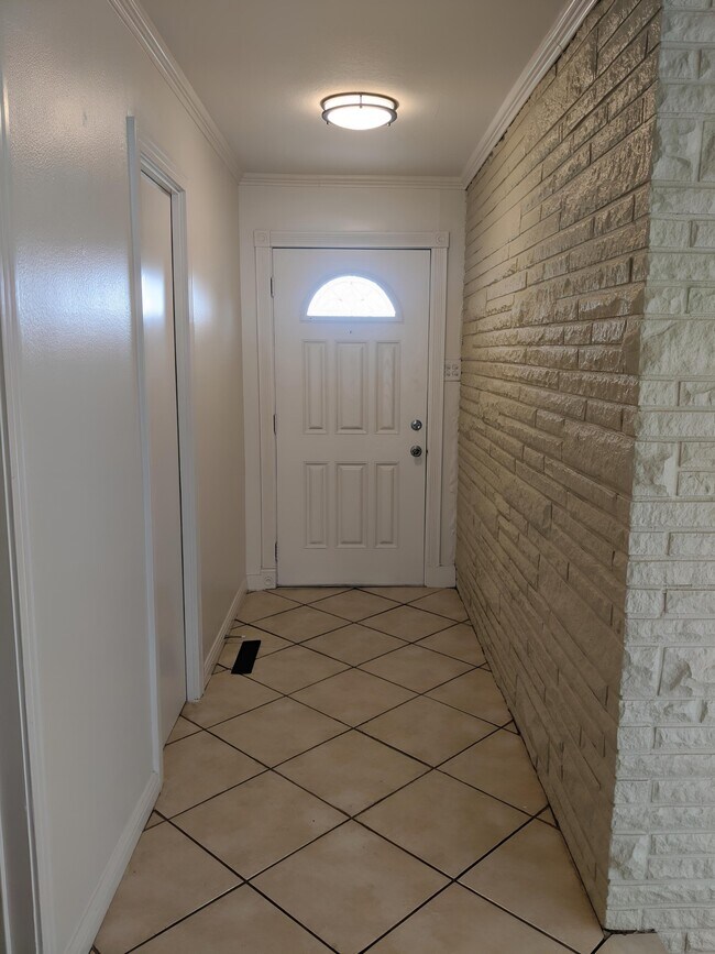 Foto del edificio - 3841 Austin Ave