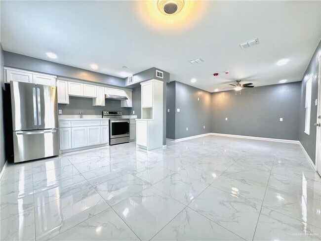 Building Photo - 8206 Sosa Cir