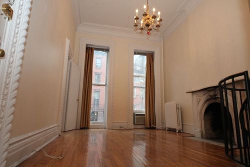 Building Photo - 469 W 22nd St