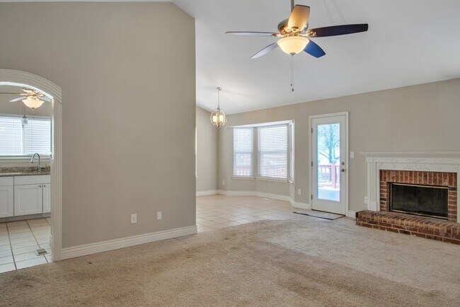 Building Photo - 317 Oak Park Village Dr