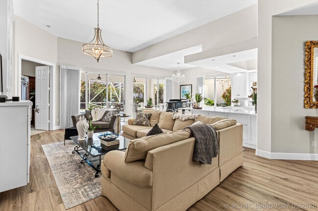 Building Photo - 4983 Garden Dr