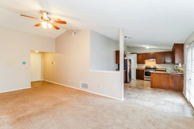 Building Photo - 11612 Wallace Ave