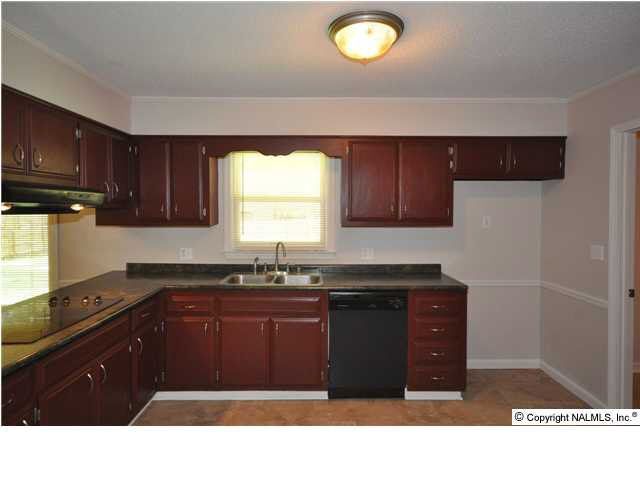 Building Photo - 1711 Devonshire Dr SE