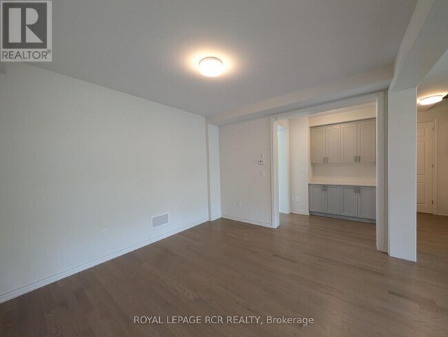 Building Photo - 22 Sandhill Cres