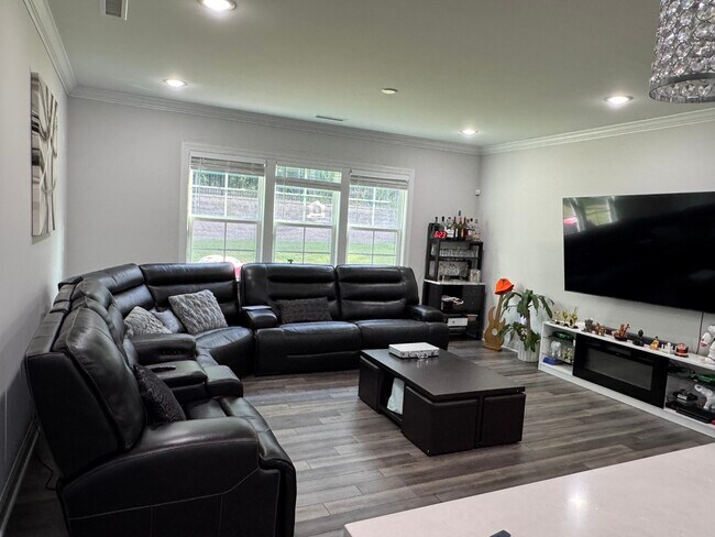 Building Photo - 6013 Balance Ct