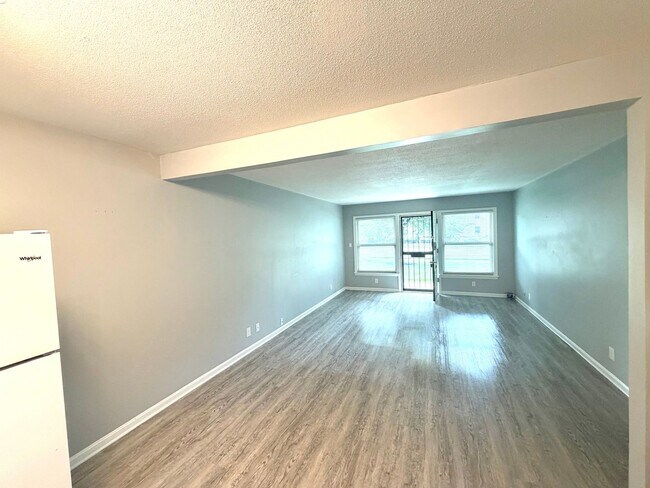 Foto del edificio - 1827 Bashford Manor Ln