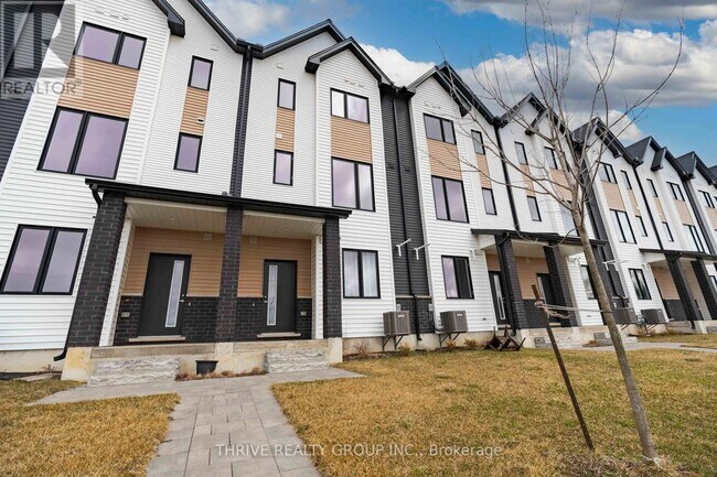 Building Photo - 1595 Capri Cres