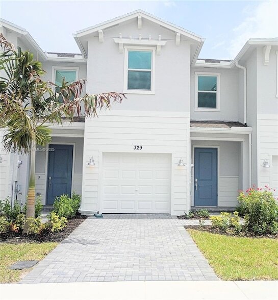 Foto principal - 329 SE Crossoak Ln