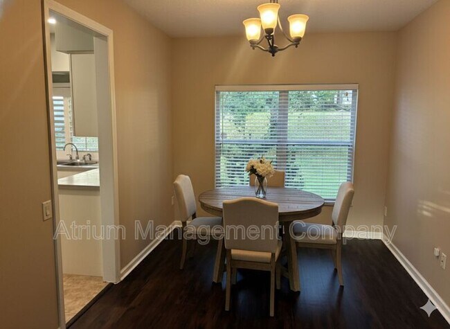 Foto del edificio - 1664 Pine Bay Dr