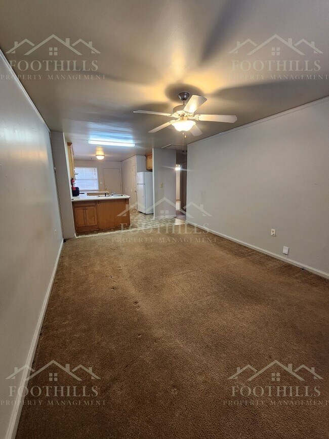 Foto del edificio - 2712 Cedar Ln